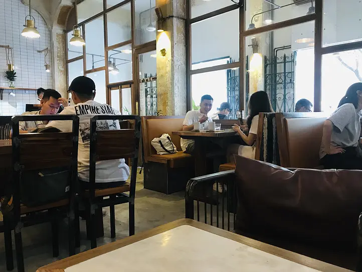 観光エリアど真ん中！本格派カフェ～Phin & Bean Roastery～ (フィン アンド ビーン  ローストリー)