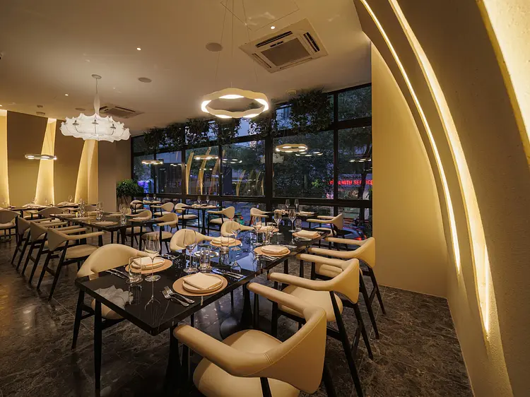 リュンヌ・レストラン＆バー