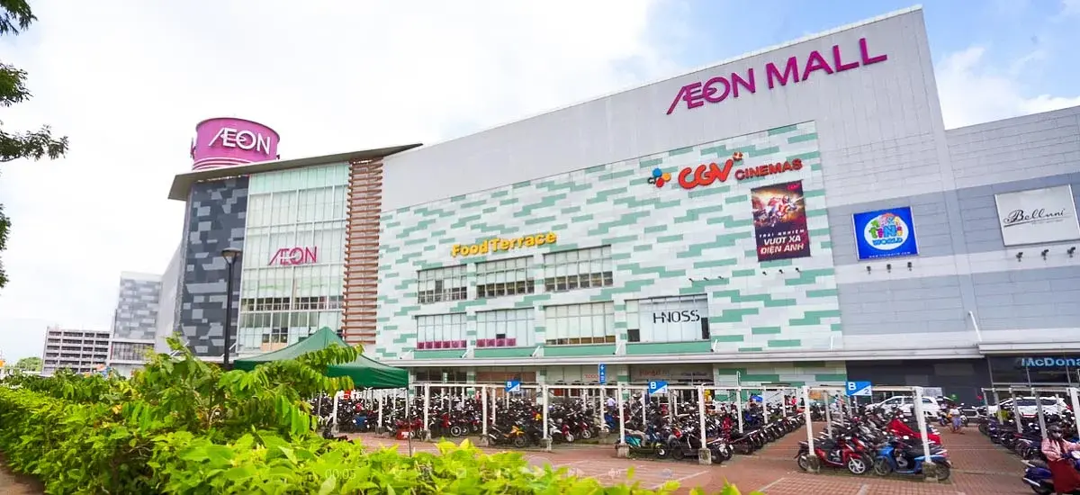 日本とベトナムのUT人気ラインナップ比較