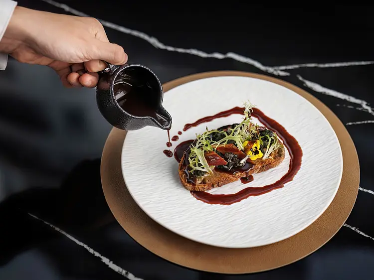 リュンヌ・レストラン＆バー