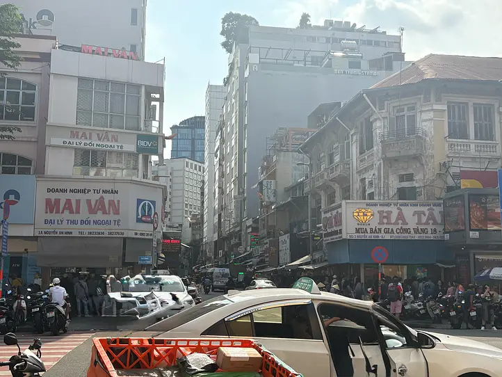 【2026年最新】ホーチミン両替の闇！有名店HA TAMが『違法』に？2月9日からの新規定を徹底解説