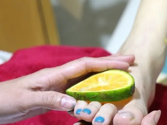 ベトナム流マニキュアを満喫。ちょっとした空き時間に