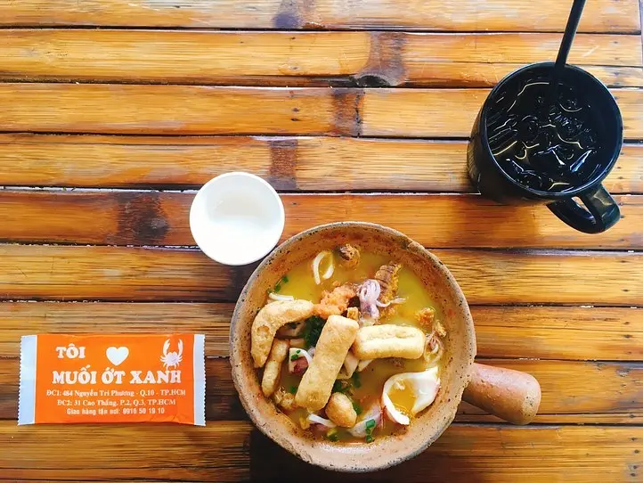 おすすめベトナム麺料理「バイン・カン」をローカル店で食べよう！