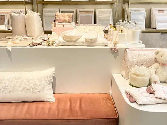 カトリーヌ・ドゥノアール・メゾン