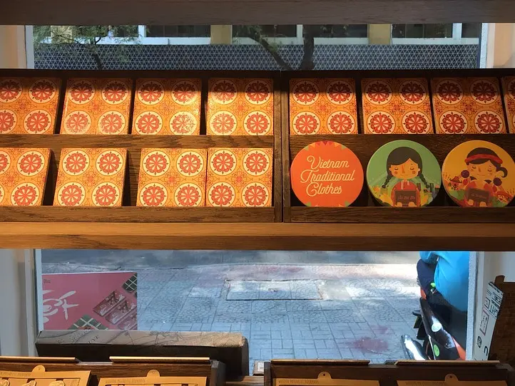 ホーチミン観光土産のオススメ品！タイルコースターを買える店３選