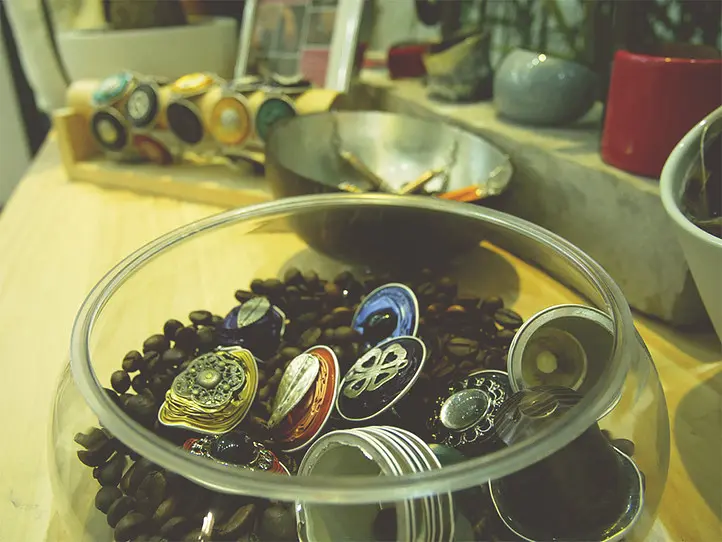 古いアパートの中には、こんなお店が！ 【雑貨店】