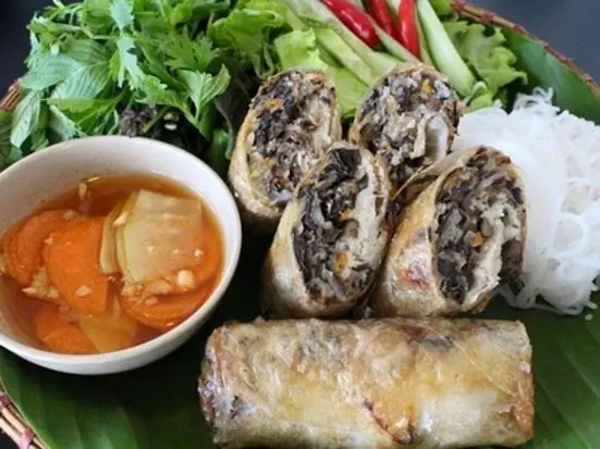 水上人形劇も鑑賞できる。ハノイ名物ブンダウのお店