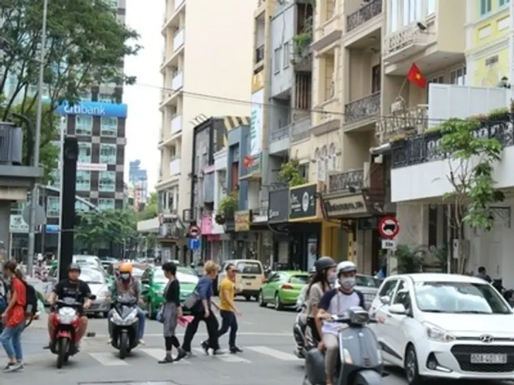 サイゴン・ブルー・トラベル