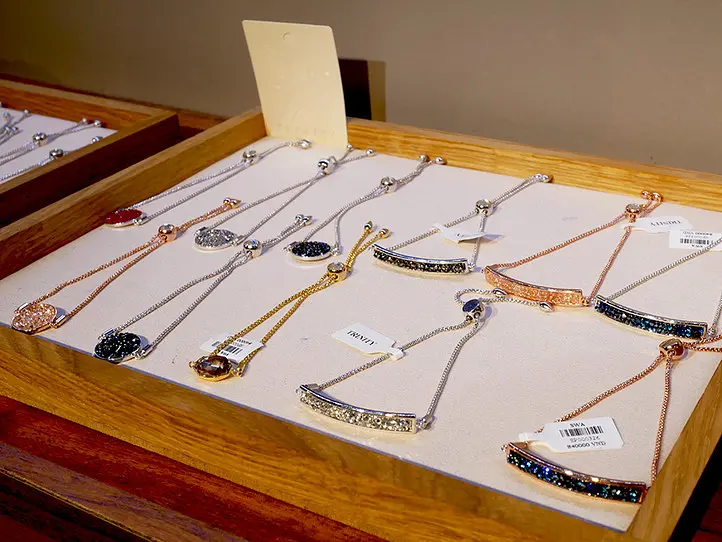 2区にNew Openのアクセサリーショップ