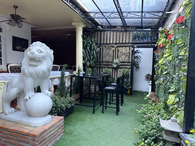 トロアグルマン