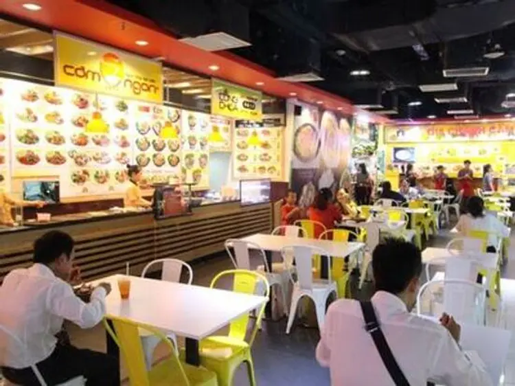 地下フードコート（ビンコムセンター）