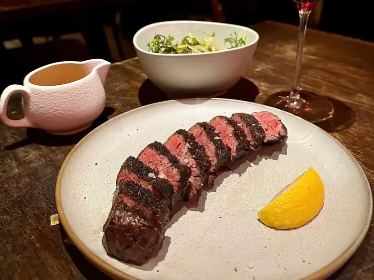 クインス・イートリー