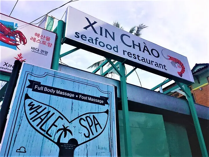 【フーコック】大人気の海辺のシーフードレストラン「Nhà Hàng Hải Sản Xin Chào」