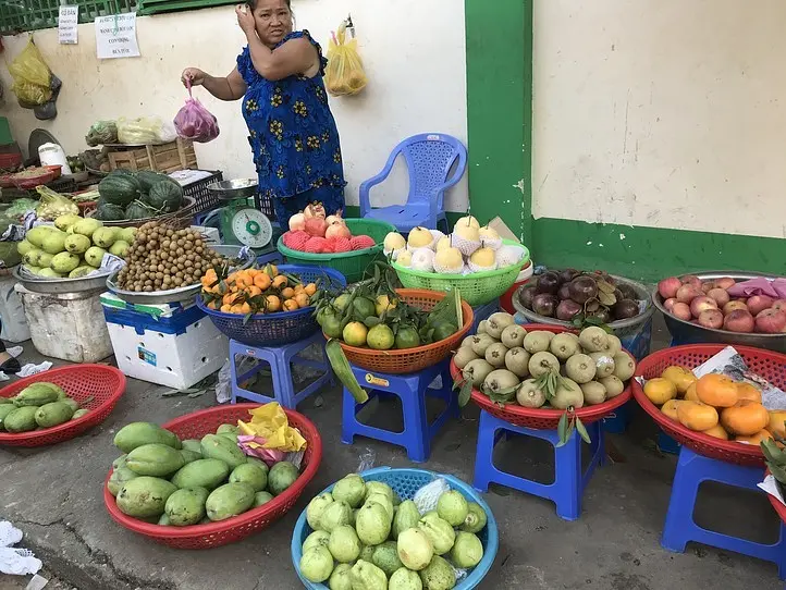 ホーチミンのローカル市場、ティゲー市場で食材探し&デザートタイム