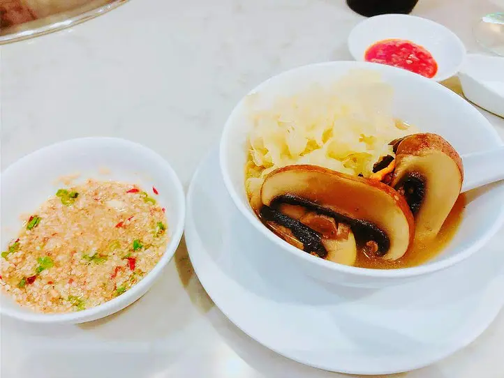 ホーチミンでデトックス！肉厚ヘルシーなきのこ鍋はいかが？