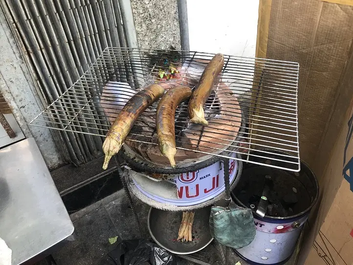 高島屋からすぐ！ベトナム式定食屋さんでベトナムランチに挑戦〜Com Ba Ca