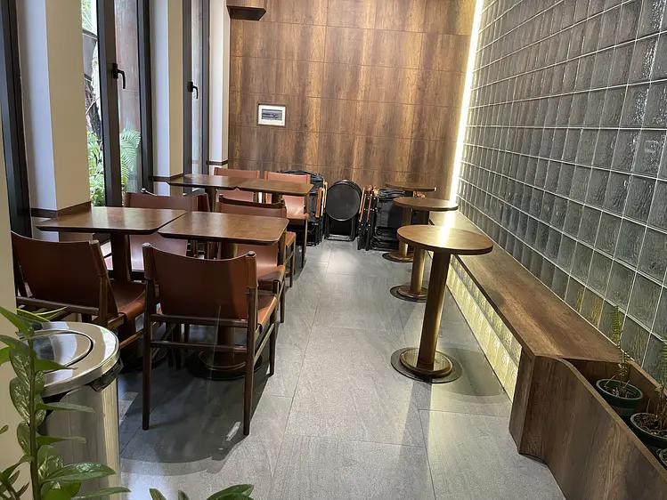 ホーチミンで優雅なティータイム！~       ウィングス・ティー・ハウス