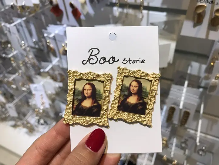 タンソンニャット空港近くの裏路地でゲット！コスパ抜群のアクセサリー専門店〜Boo Storie