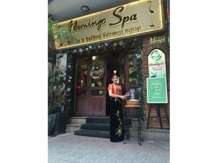 フラミンゴスパ