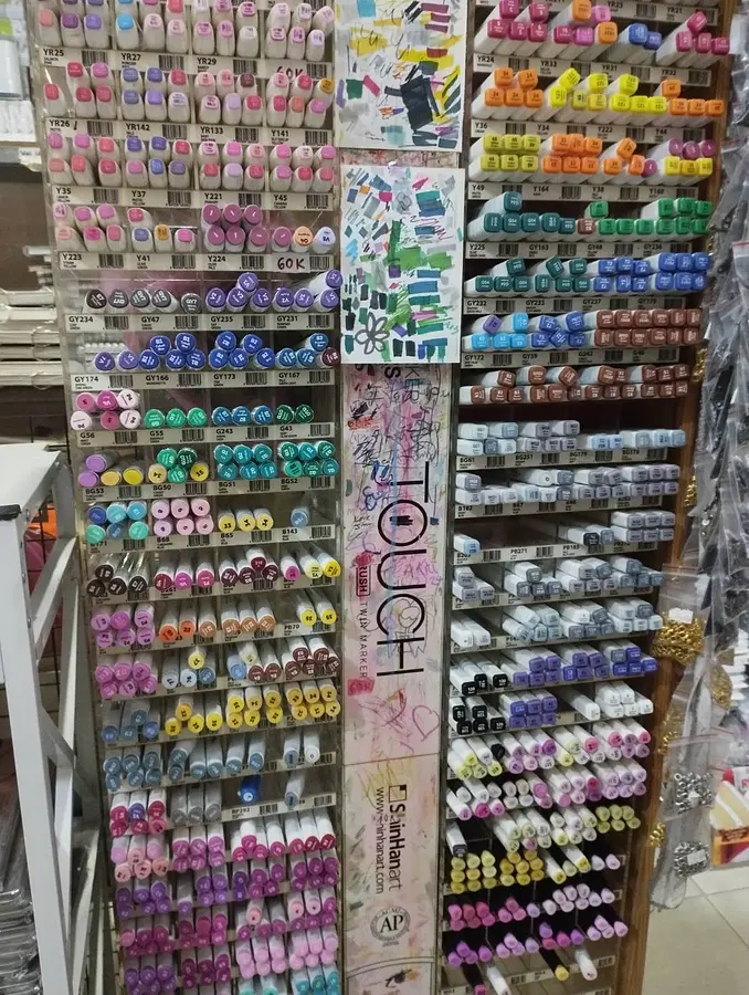 3区のコープマートから１分　画材屋通りには面白いものが有りました
