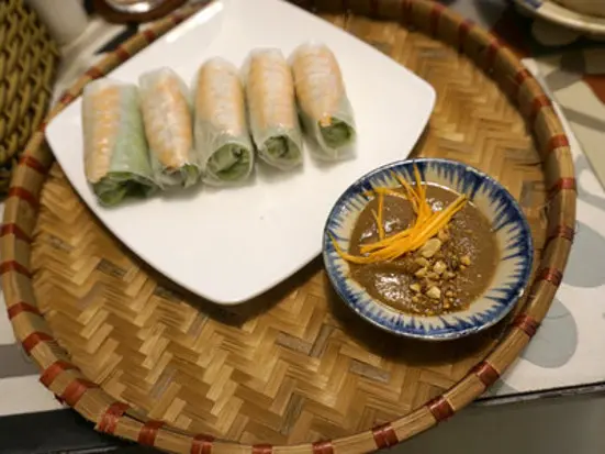 トマトベースの魚スープ