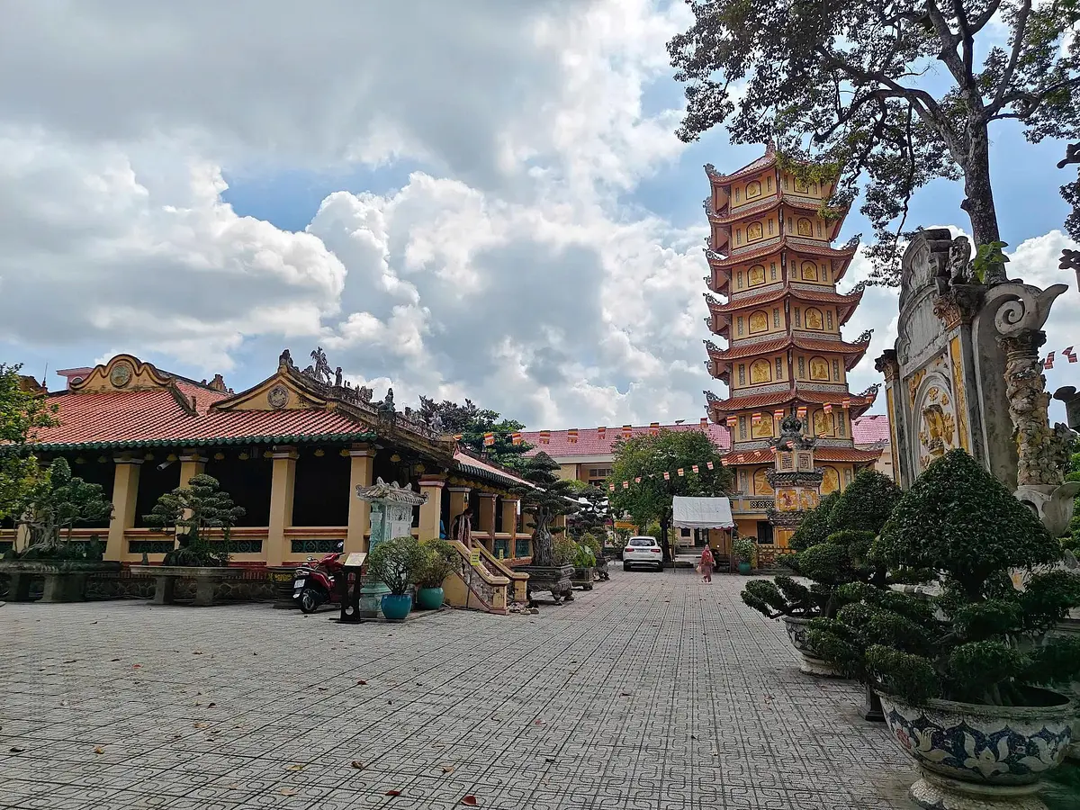 ビンズオン省の必見観光スポット10選｜自然と文化を満喫する週末旅行ガイド