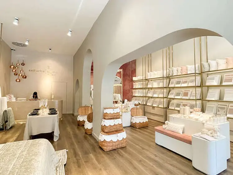 カトリーヌ・ドゥノアール・メゾン