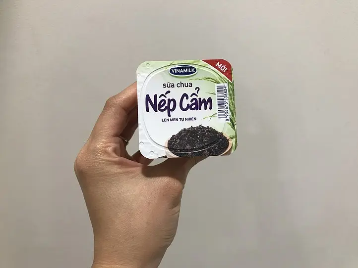 ベトナムのコンビニで買える！黒米ヨーグルトが美容に効果大