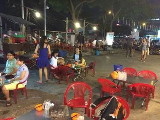 ホーチミンの串焼きと鍋、焼肉店