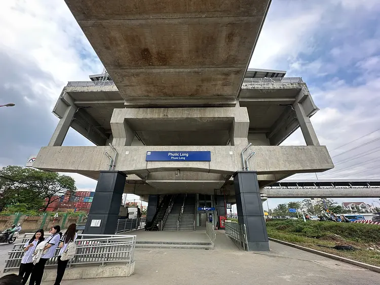 フックロン駅／ホーチミンメトロ