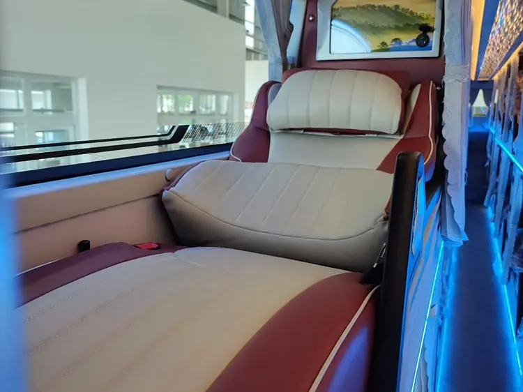 ロング・バン・リムジン