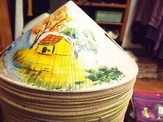 ドンコイ通り！拘りのディテールと上質な生地が外国人に人気