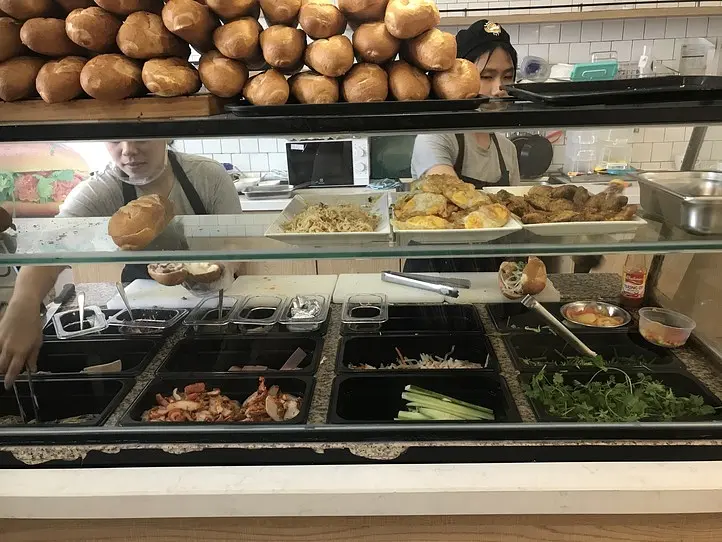 タオディエンでモーニング散歩〜バインミーとベトナムコーヒー