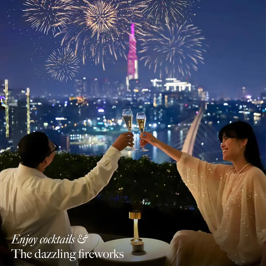 残席わずか！4月26日「限定花火を見下ろす絶景バー」ヒルトンサイゴン「Song Bar」で、忘れられない一夜を