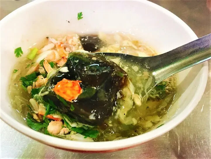 ローカル店でSúp Cua（スップ・クア）を食べよう！　～Súp Cua Út Tuyền～