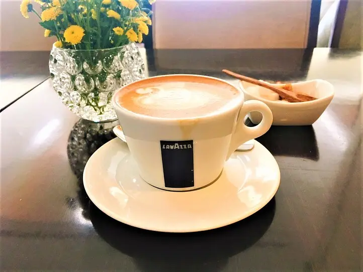 五つ星ホテル「カラベルホテル」でアフタヌーンティーを