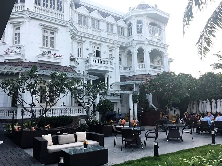 サイゴン川の景色を優雅に楽しめるレストラン「Bistro Sông Vie」（ビストロ・ソング・ヴィエ）