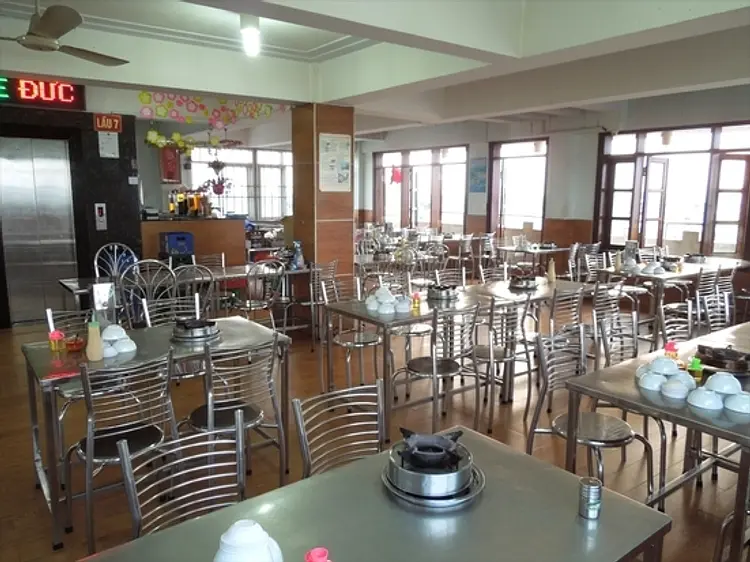 ラウ・イェー・ドゥック・ドゥン