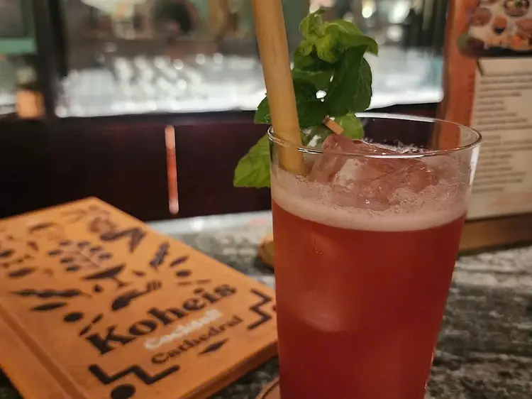 コヘイス・バー – カクテルズ＆タパス