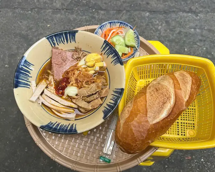 バインミーチャム・フンチューブス