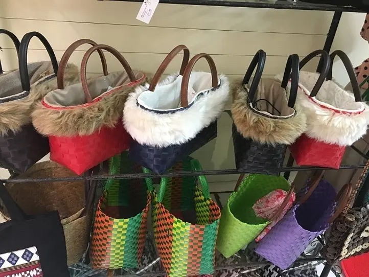 ドンコイエリアのおすすめかごバッグのお店３つ