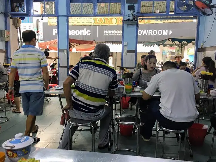 ベンタイン市場すぐそば！ハノイ発祥ブン・モックの人気店～Quan Bun Moc Thanh Mai～