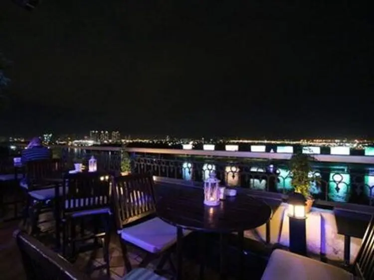 M Bar (エムバー)