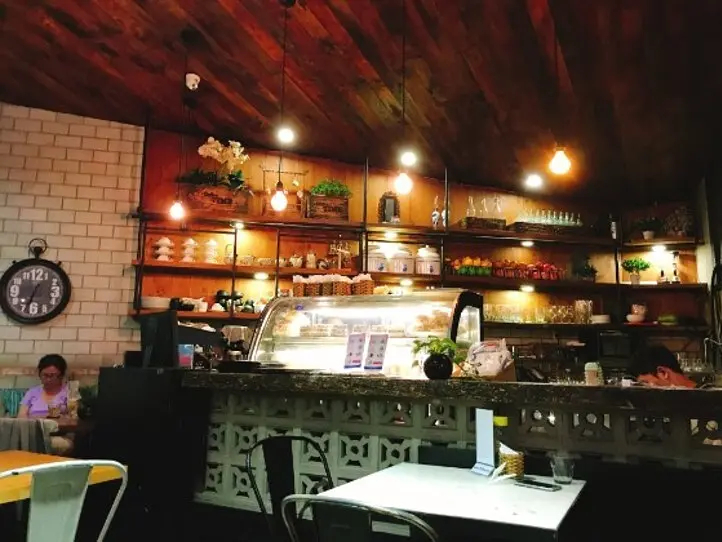 レホンフォン高校と、近くのおしゃれなカフェCoffeeTime