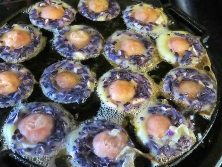 ホーチミンではたこ焼きが大人気！一風変わった10個の具を食べてみた