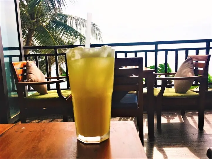 【フーコック】大人気の海辺のシーフードレストラン「Nhà Hàng Hải Sản Xin Chào」