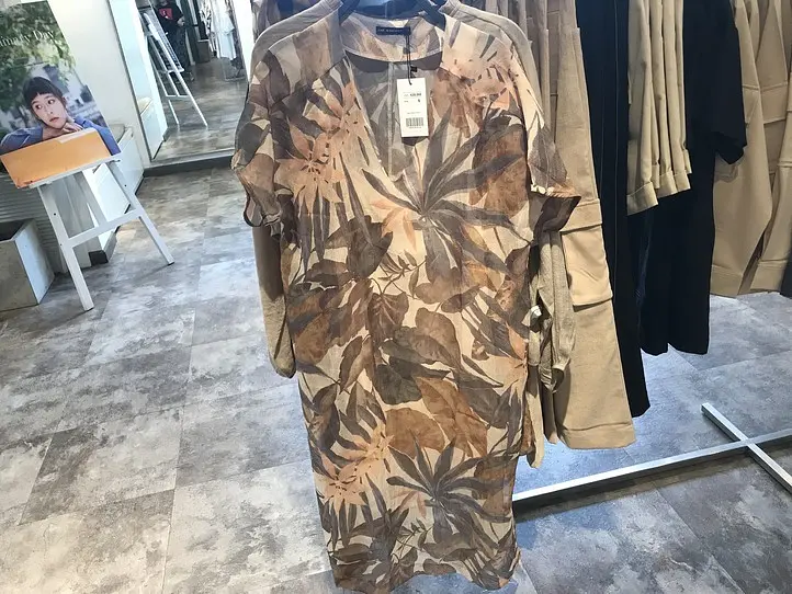 ベトナム人女性の人気NO.1！ローカルショップで服選び〜LIBE