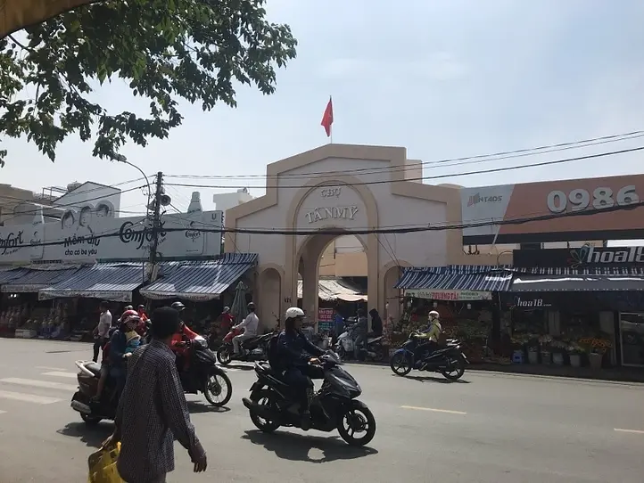 ベトナム人の生活を覗いてみよう！超ローカル市場に潜入~タンミー市場