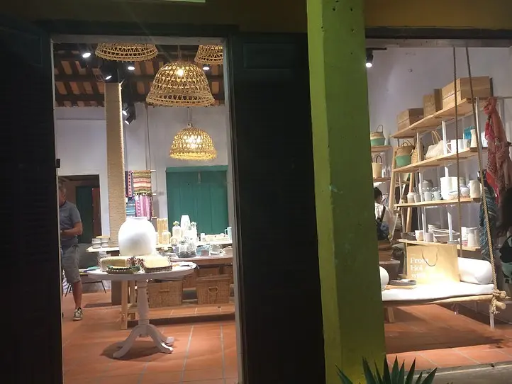お土産にも最適！私のお気に入りベトナム雑貨はタイルコースター～Sunday in Saigon