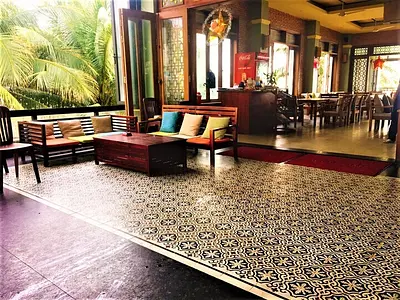 【フーコック】大人気の海辺のシーフードレストラン「Nhà Hàng Hải Sản Xin Chào」